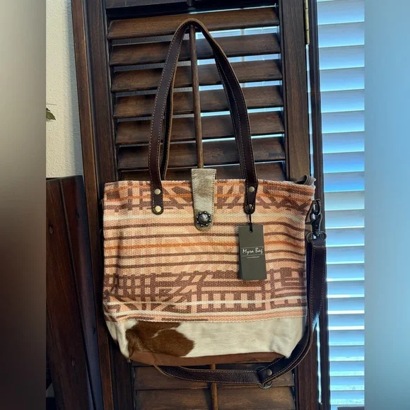 Myra Bag- Tea Rose Tote Bag - Picture 3 of 16